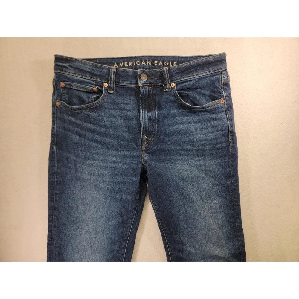 American Eagle Airflex + Slim Straight Jeans Medium Wash 32x34 (measures 32x33)‎